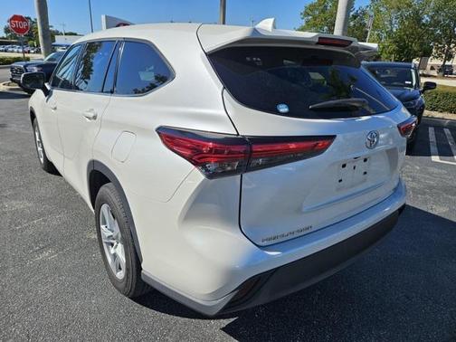 2021 Toyota Highlander LE