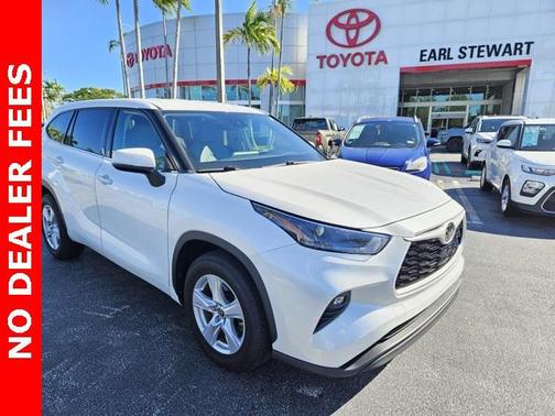 2021 Toyota Highlander LE