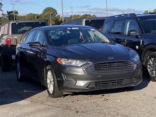 2020 Ford Fusion SE