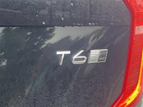 2020 Volvo XC90 T6 INSCRIPTION 6 PASSENGER