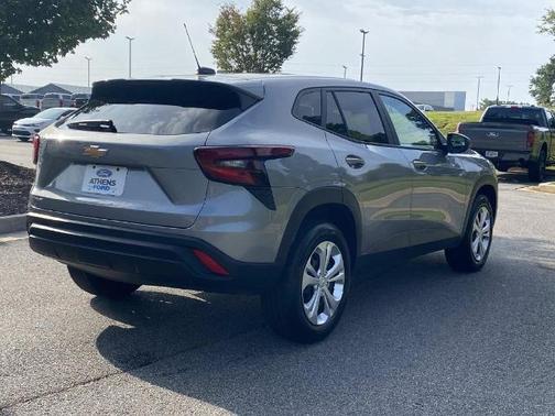Sterling Gray Metallic 2026 Chevrolet Trax LS