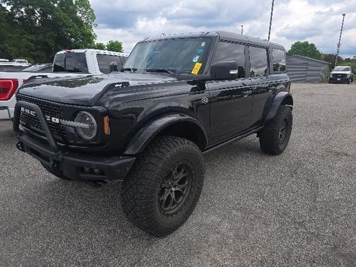SHADOW BLACK 2022 Ford Bronco WILDTRAK