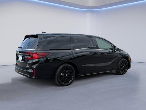Crystal Black Pearl 2025 Honda Odyssey