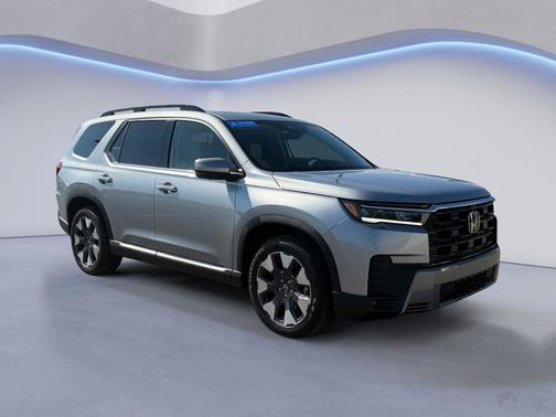 Solar Silver Metallic 2026 Honda Pilot