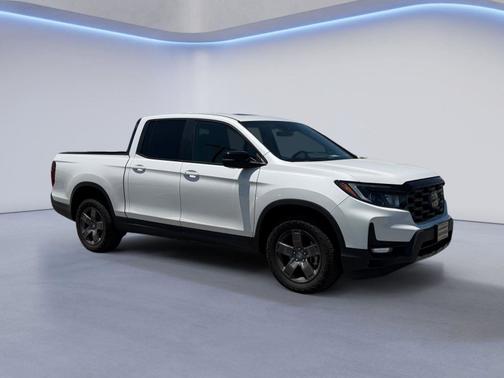 Platinum White Pearl 2024 Honda Ridgeline