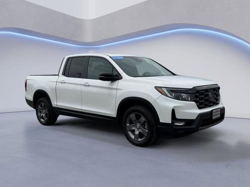 Platinum White Pearl 2024 Honda Ridgeline