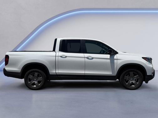 Platinum White Pearl 2024 Honda Ridgeline