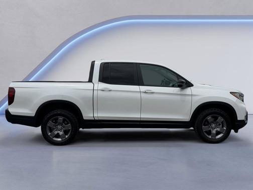 Platinum White Pearl 2024 Honda Ridgeline