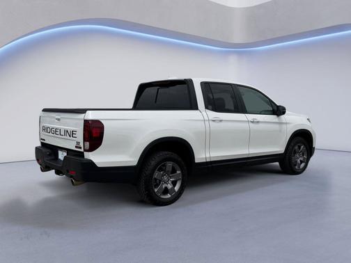 Platinum White Pearl 2024 Honda Ridgeline