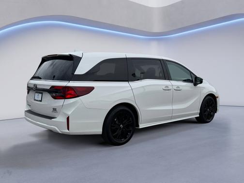 Platinum White Pearl 2025 Honda Odyssey