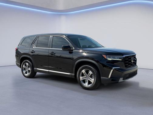 Crystal Black Pearl 2023 Honda Pilot