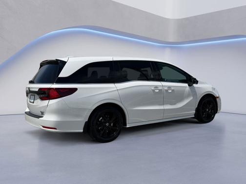 Platinum White Pearl 2024 Honda Odyssey
