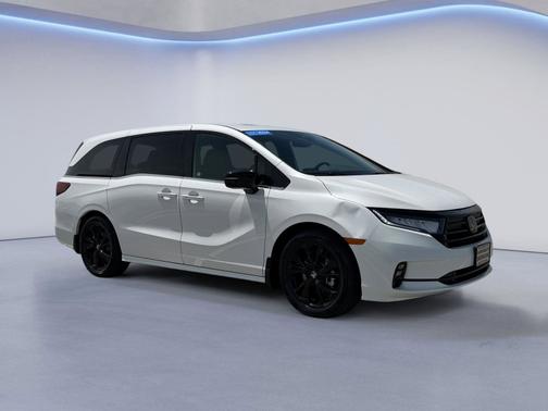Platinum White Pearl 2024 Honda Odyssey
