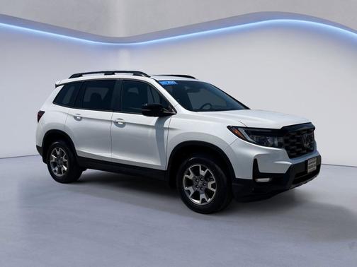 Platinum White Pearl 2023 Honda Passport
