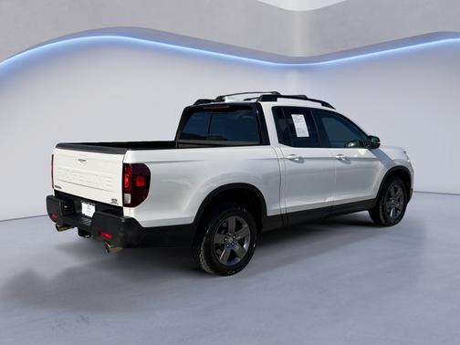 Platinum White Pearl 2024 Honda Ridgeline