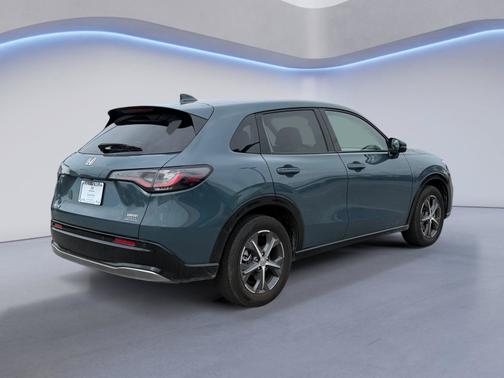 Nordic Forest Pearl 2025 Honda HR-V