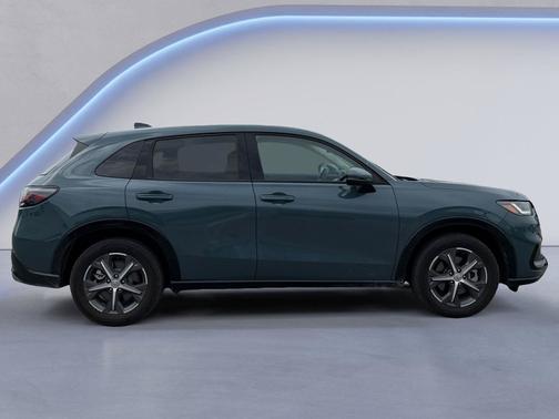 Nordic Forest Pearl 2025 Honda HR-V