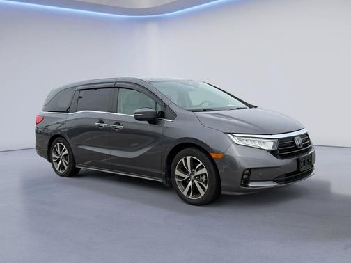 Modern Steel Metallic 2024 Honda Odyssey