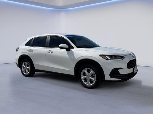 Platinum White Pearl 2025 Honda HR-V