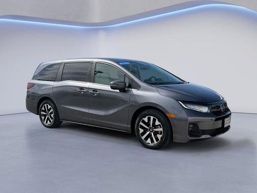 Modern Steel Metallic 2025 Honda Odyssey