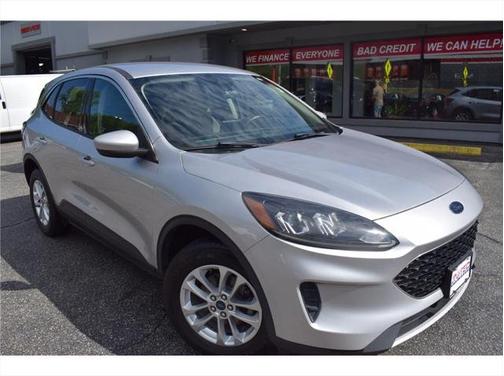2020 Ford Escape SE