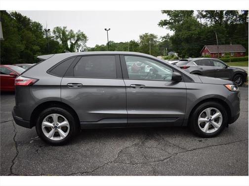 2022 Ford Edge SE