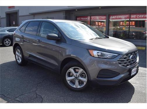 2022 Ford Edge SE