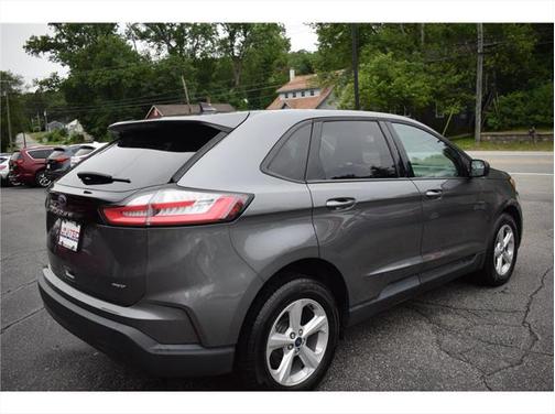 2022 Ford Edge SE