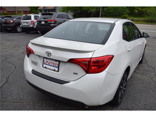 White 2018 Toyota Corolla SE