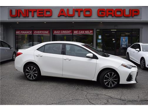 White 2018 Toyota Corolla SE