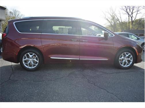 2018 Chrysler Pacifica Touring-L