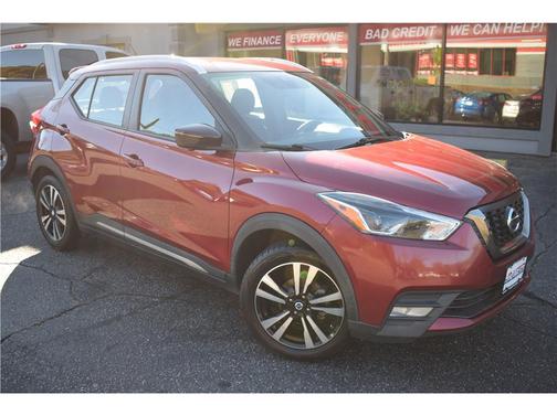 2020 Nissan Kicks SR