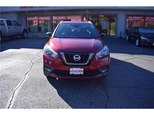 2020 Nissan Kicks SR