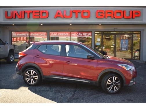 2020 Nissan Kicks SR