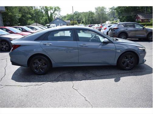 2021 Hyundai ELANTRA SEL