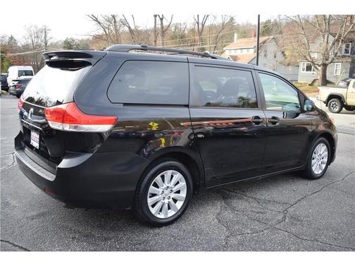 2011 Toyota Sienna LE