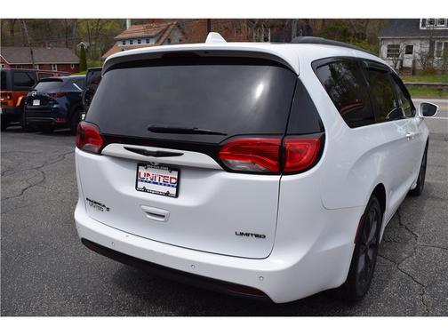 Bright White Clearcoat 2018 Chrysler Pacifica Limited