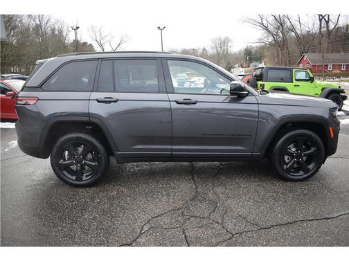 2023 Jeep Grand Cherokee Altitude