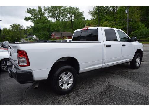 Bright White Clearcoat 2022 RAM 3500 Tradesman Crew Cab 4x4 8' Box