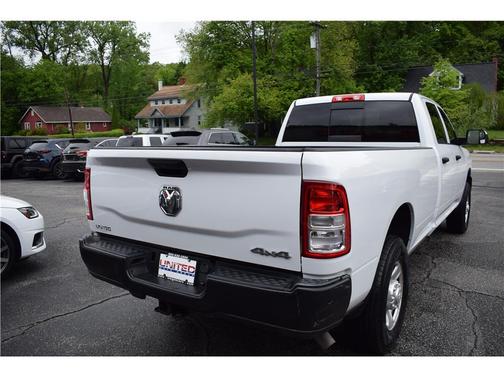 Bright White Clearcoat 2022 RAM 3500 Tradesman Crew Cab 4x4 8' Box