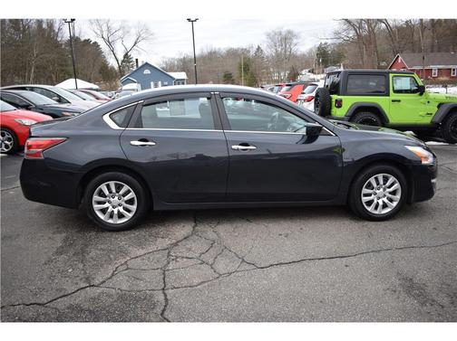 Storm 2015 Nissan Altima 2.5 S