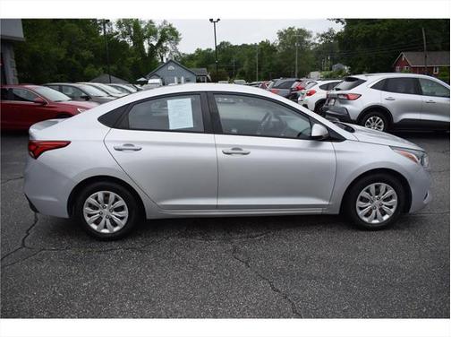 2020 Hyundai Accent SE