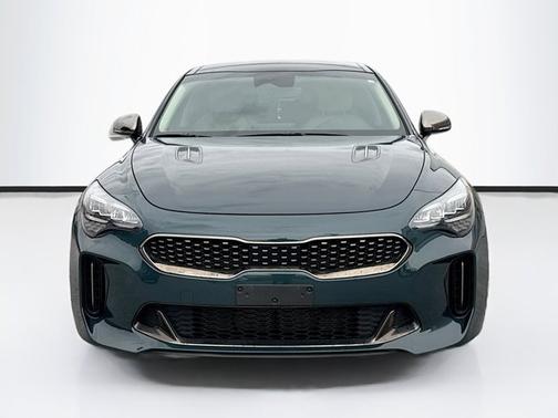 2022 Kia Stinger GT-LINE SUN & SOUND