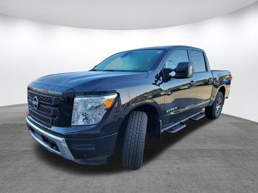 2023 Nissan Titan SV