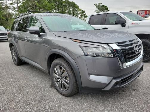 2023 Nissan Pathfinder SV