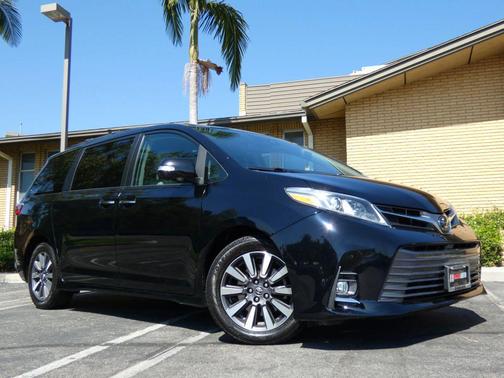 2018 Toyota Sienna Limited Premium