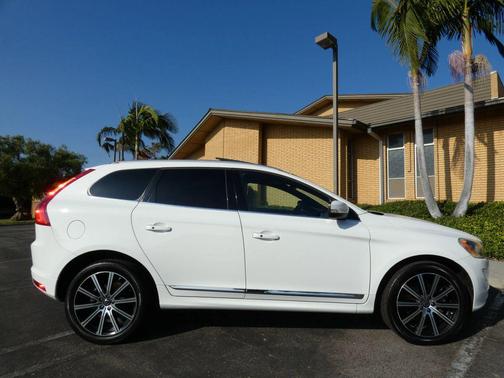 2015 Volvo XC60 T6 Premier Plus