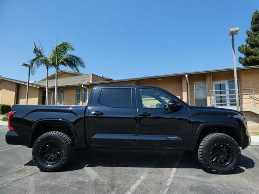 2024 Toyota Tundra Hybrid Platinum