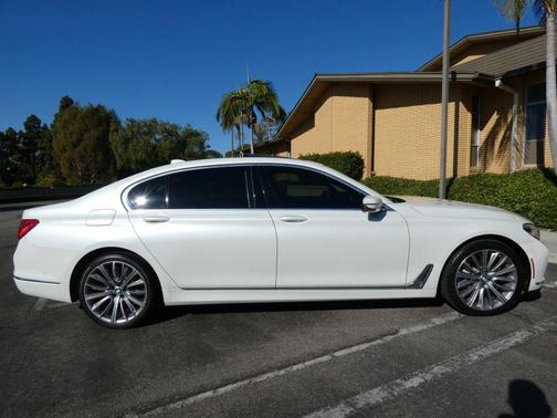 2016 BMW 750 i xDrive