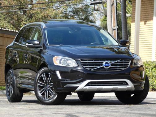 2017 Volvo XC60 T5 Dynamic